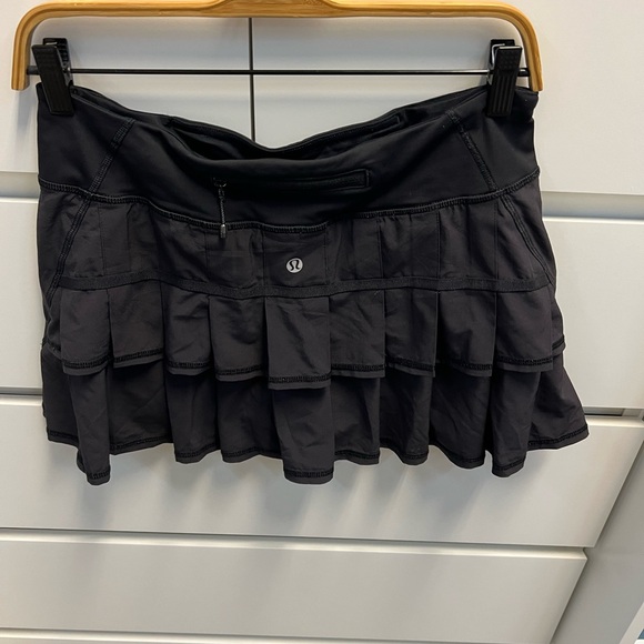 Lululemon Black Skirt Skort pace setter- 8 - Picture 4 of 5